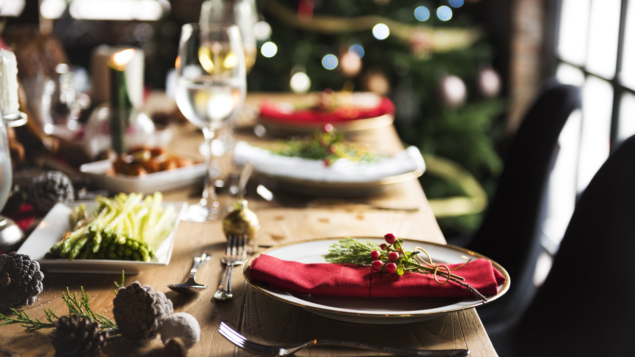 Planning Tips for Small Holiday Gatherings_Holiday hosting tips